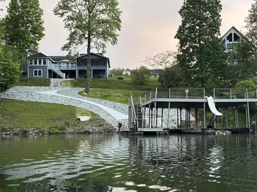 Caryville House | Serene Home Sleeps 14 Dock Waterslide Near Marina