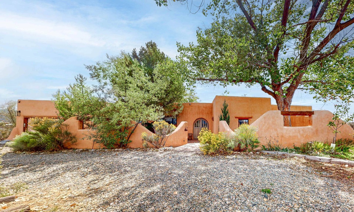 Taos House | Shady Nook Mesa - Mountain Views, Hot Tub & Patio