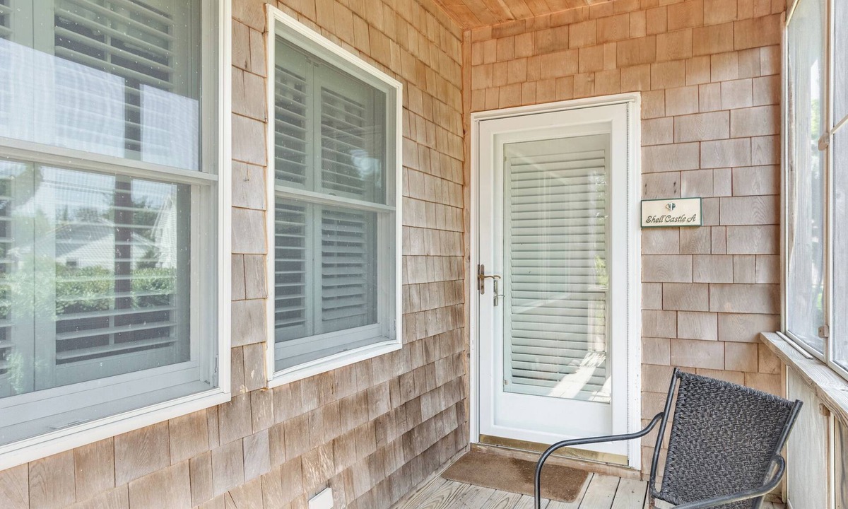 Ocracoke Villa | Shell Castle 1st Floor 2BR Villa -Screened Porch!