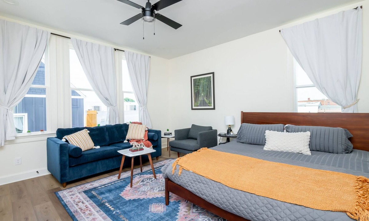 Butchertown Apartment | Single Malt @Tartan House Lux King Studio Sleep 4