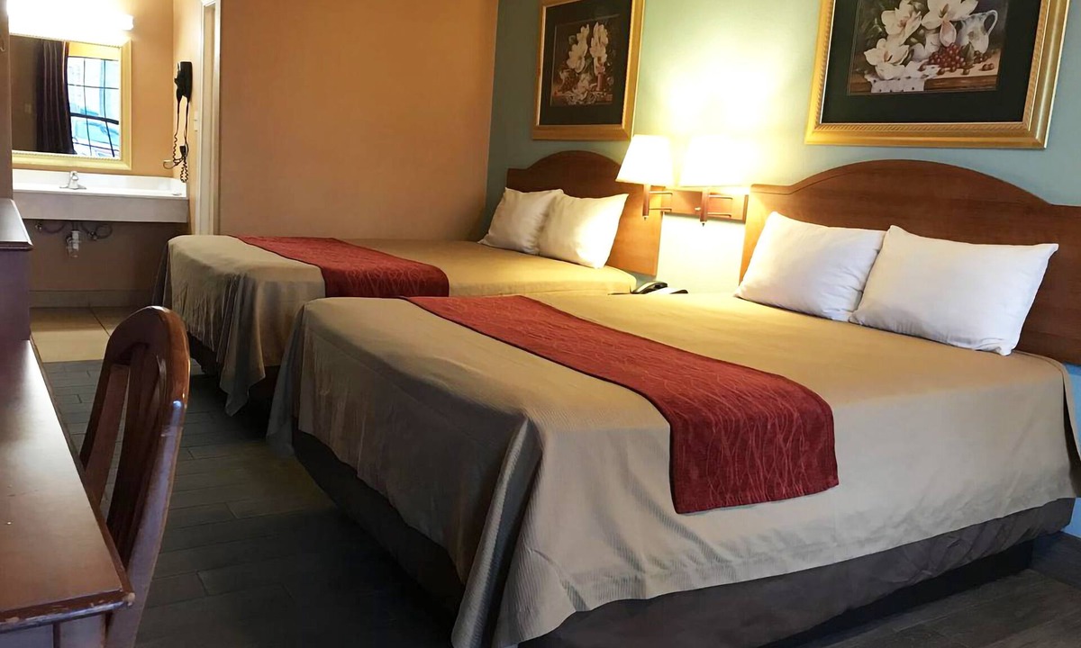 Anthony Hotel | Sky Palace Inn Anthony - 2 Queen Bed Non Smoking