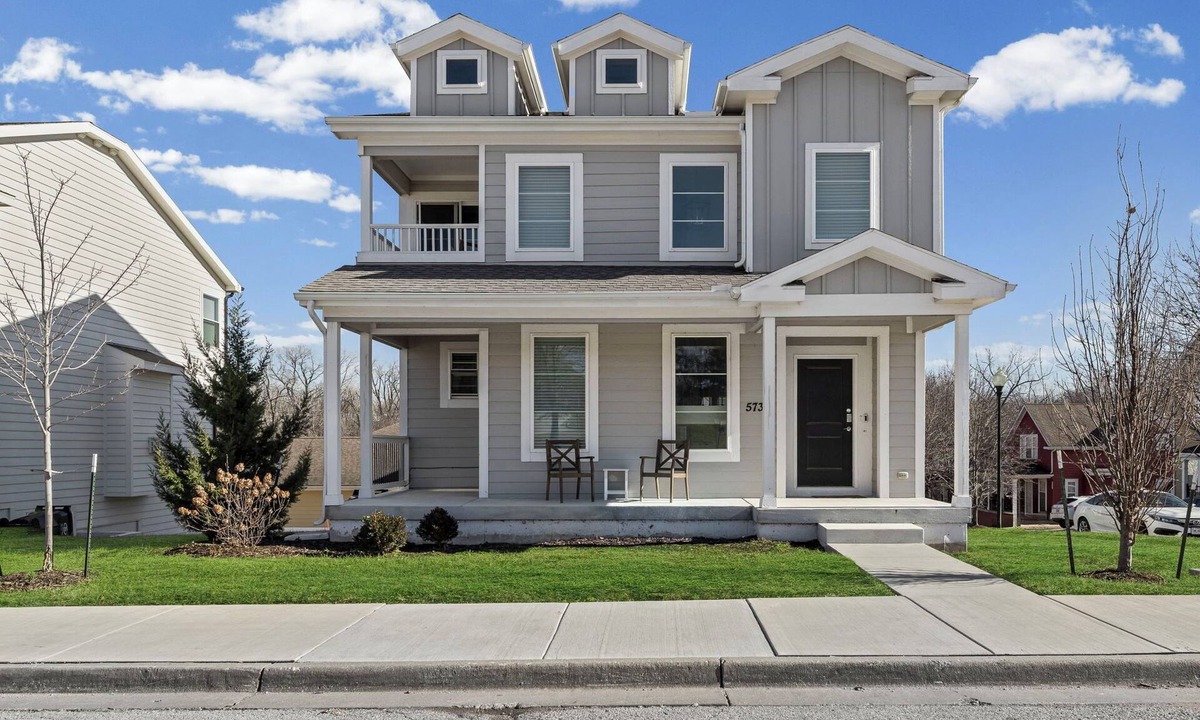 Raytown House | Soccer Matchday Home w/Workspace & Fireplace 3 BR and 2.5 bathroom WiFi Ready