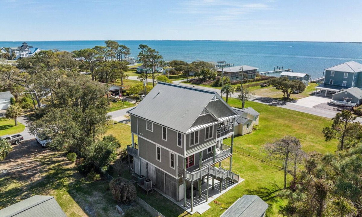 Harkers Island House | Sound Views + Sunsets + Cape Lookout Days