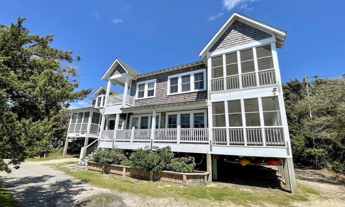 Ocracoke House | Sounds Perfect and Secret Cedars: Waterfront. Views of the Lighthouse.