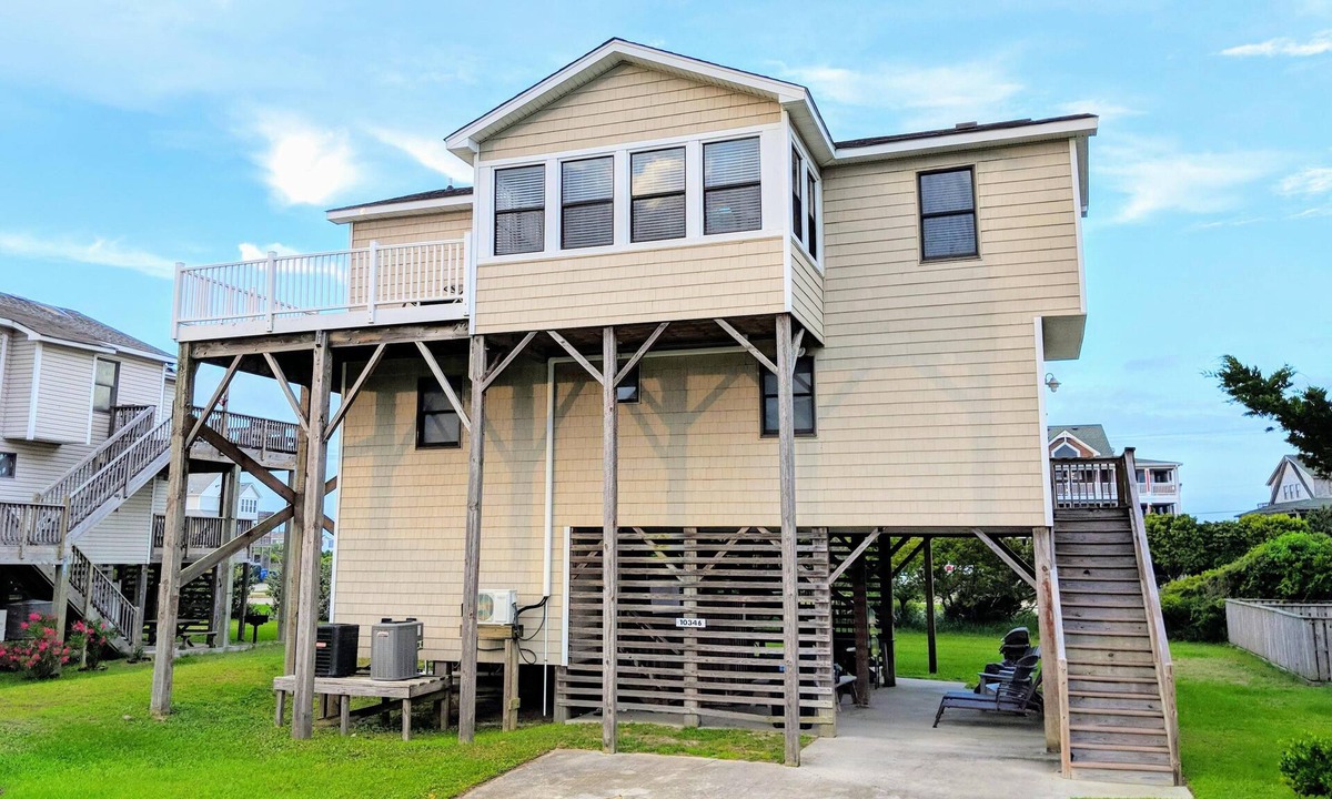 South Nags Head House | South Nags Head, Ocean View, 3min Walk to Beach, Hot Tub, Sunrise & Sunset Views