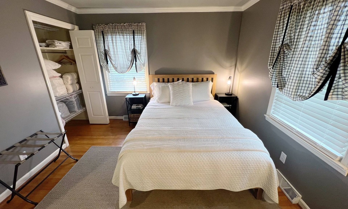 Shelbyville House | Spacious 4-bedroom house Shelbyville 1 mile from I-64