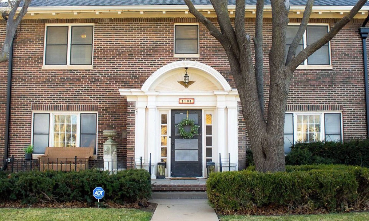Pampa House | Spacious 5-bedroom home nestled in the heart of Pampa.