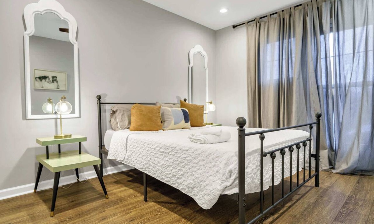 Shelby Park Apartment | Spacious and stylish Louisville gem for groups!