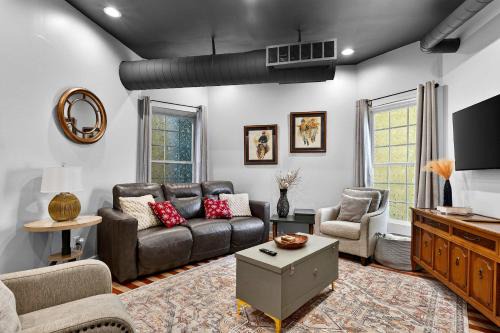 Wilder Park House | Spacious dual-unit home with private backyard