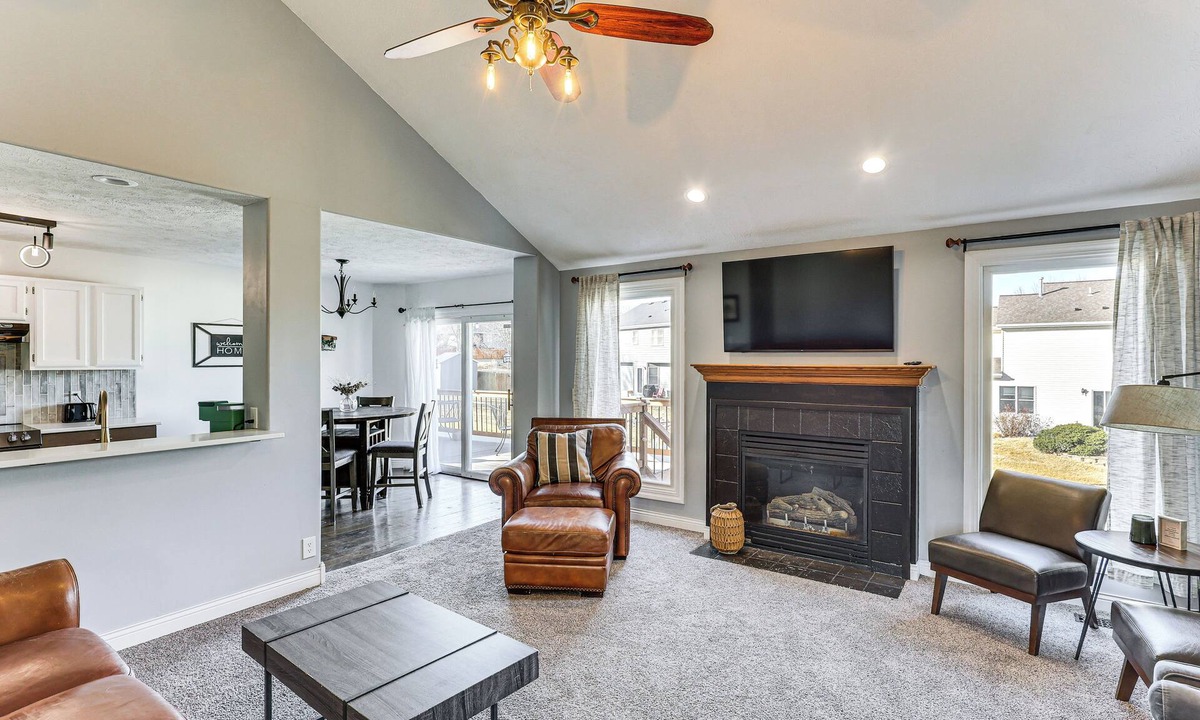 Lincoln House | Spacious & Family Friendly! Lincoln Home w/Deck