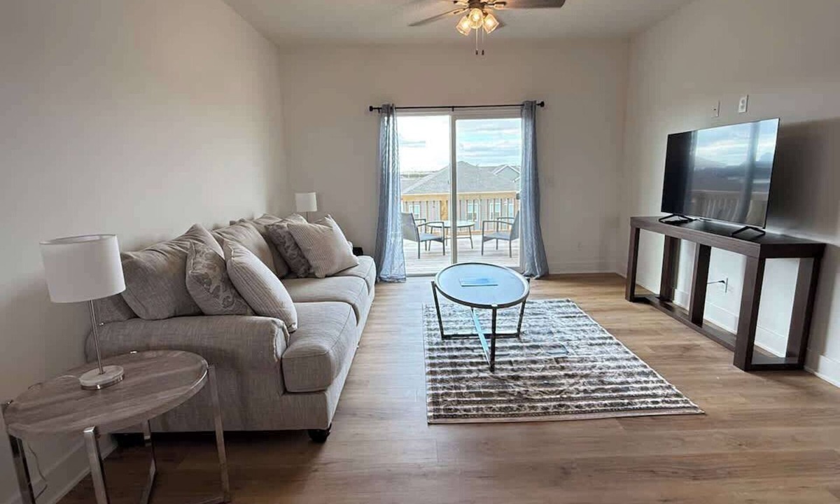 Papillion House | Spacious Family Retreat with Deck & Garage Access