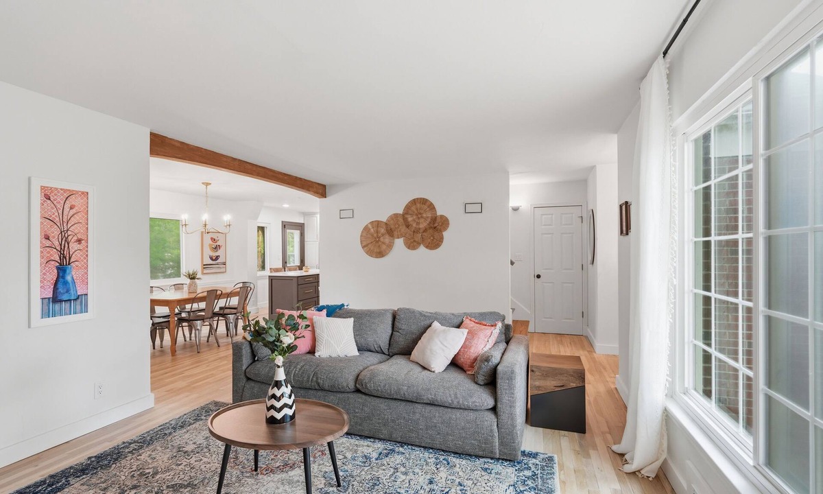 South Kansas City House | Spacious Home near Stadium/Downtown - Perfect for Groups