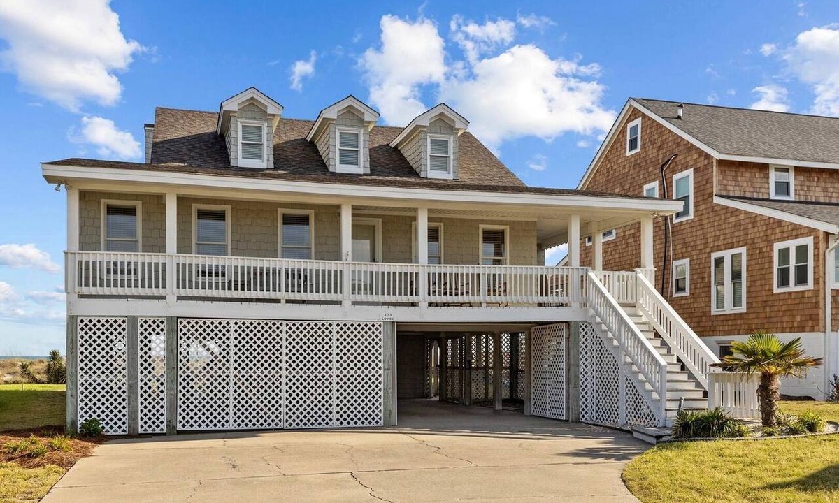 Atlantic Beach Cottage | Spacious Oceanfront Vacation Home on Ocean Ridge Drive Atlantic NC