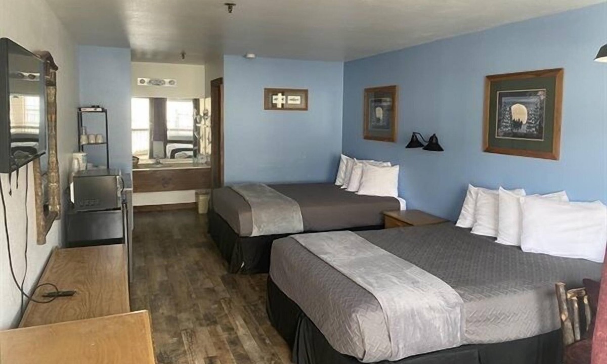 Indian Point Condo | Standard Double Queen Room