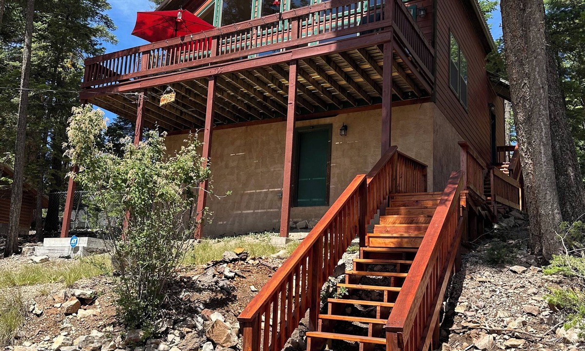 Bear Park Cabin | Stargazing Family Cabin, 2mi to Shopping & Hiking Trls. 2BR+Loft/Office, 2.5BA.