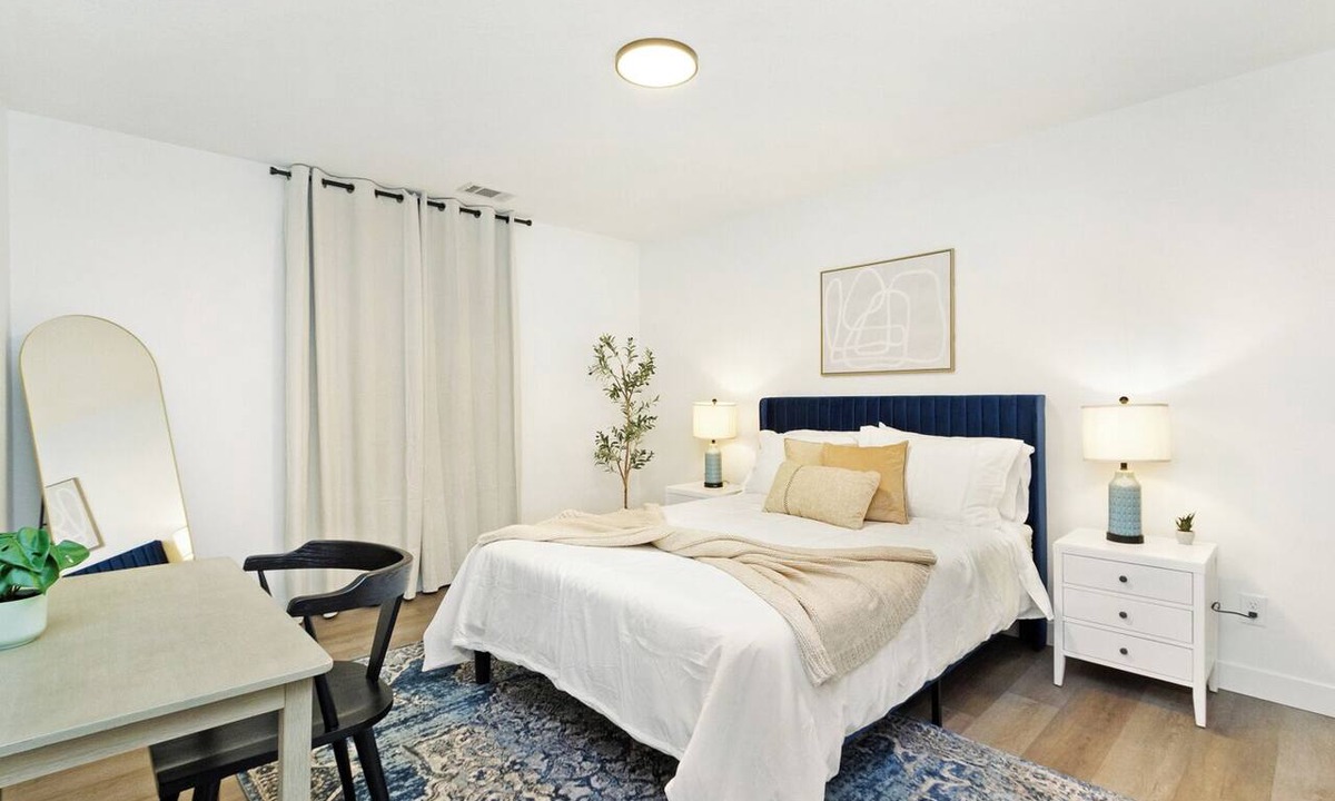 Manhattan Apartment | Steps from Aggieville - Fun Manhattan Stay