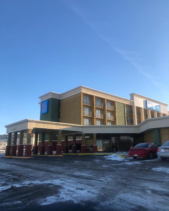 Highlands Hotel | Studio 6-Lincoln, NE - Airport