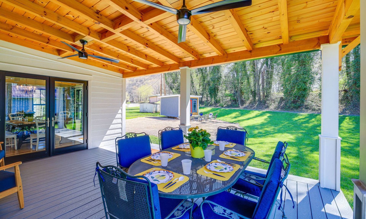 Damascus House | Stunning Damascus Vacation Rental w/Fire Pit!