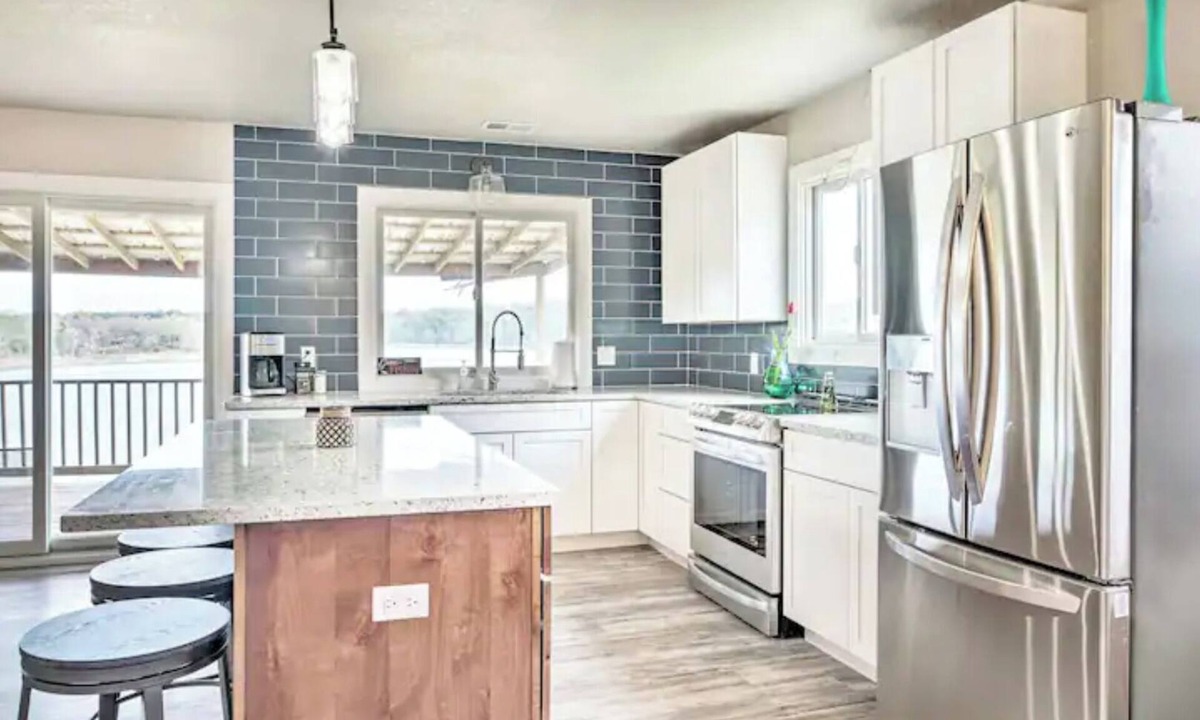 Shell Knob House | Stunning Lake Views! Lakefront 3BR 2BA Sleeps 12
