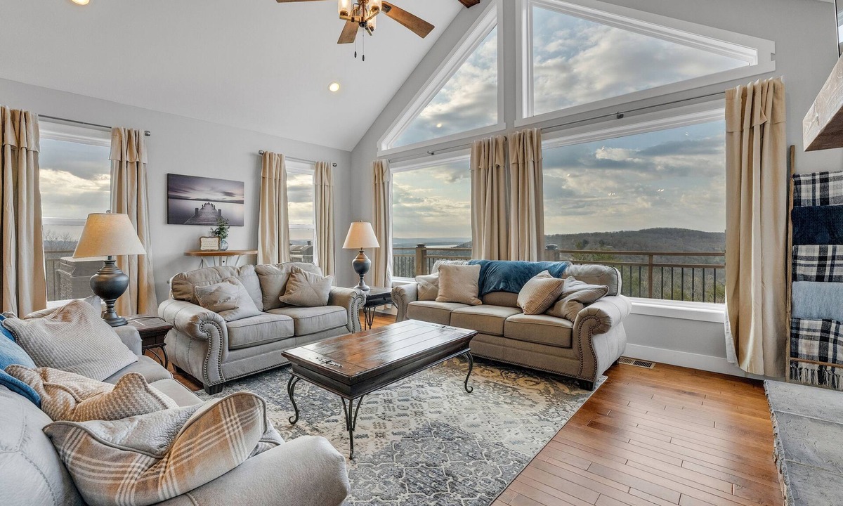 Branson West House | Stunning Lakeview Retreat by RedAwning