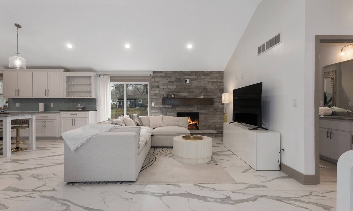 Prairie Village House | Stunning Overland Park Home | 38