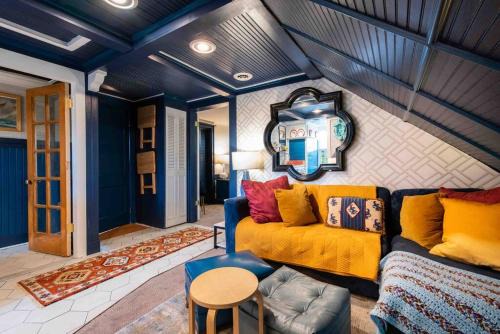 Old Louisville Apartment | Stylish Old Louisville 1 Bedroom Apartment