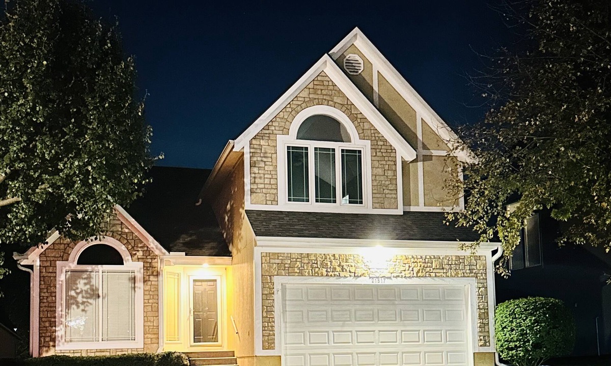 Leavenworth House | Sunny Cottage House