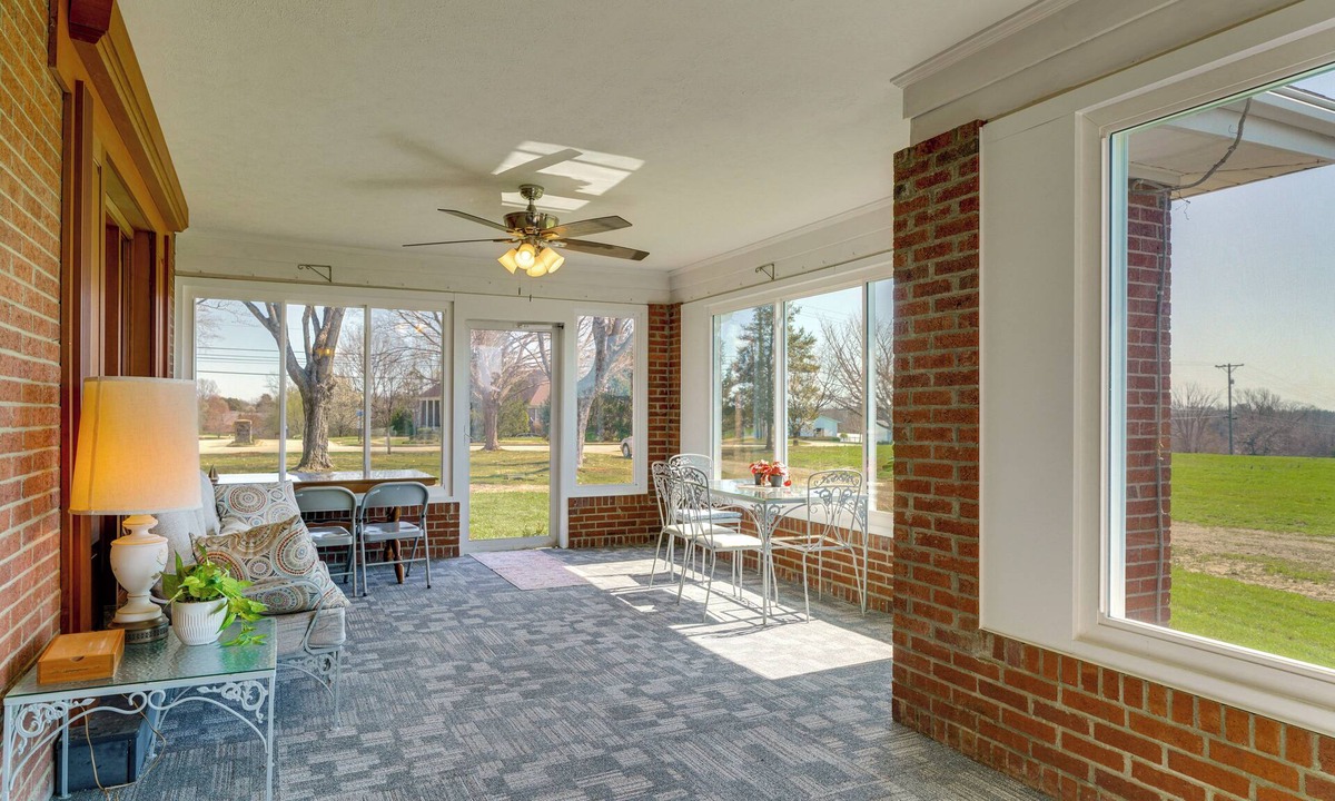 Buechel House | Sunroom & Spacious Yard: Home Near Louisville!