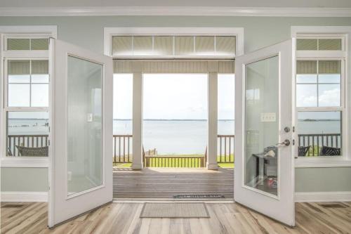 Straits House | Sunset Bay Retreat