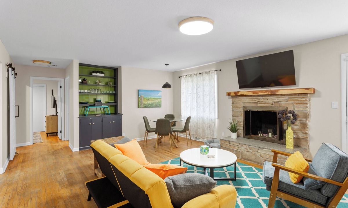 Sunset Hills House | Sunshine on 7th: Pet Friendly, 2-bedroom house, walking distance to KU!