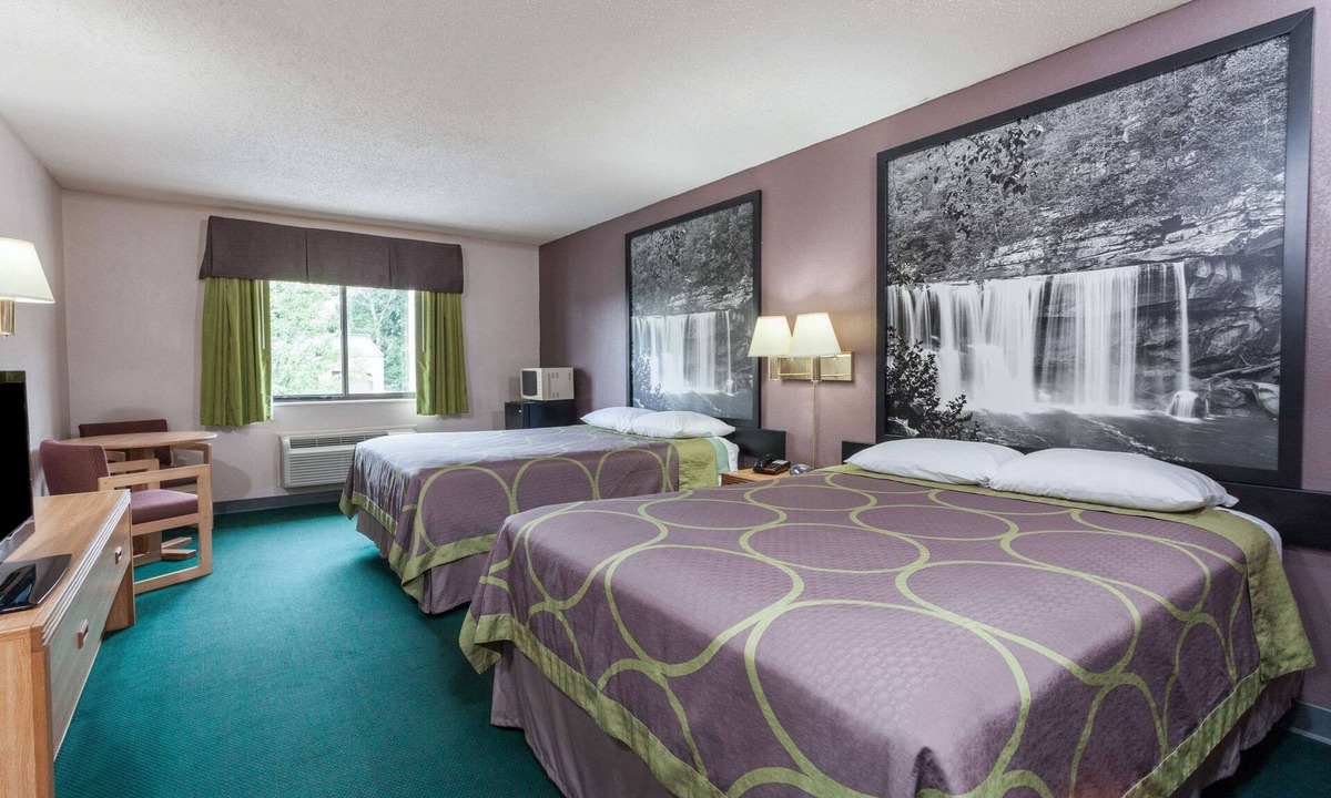 Carrollton Hotel | Super 8 by Wyndham Carrollton