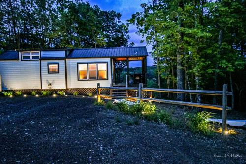 Turtletown House | Sweet Creek Retreat-Luxury Tiny Cabin-View-WIFi-Hot tub-Firepit Area-Smart TVs