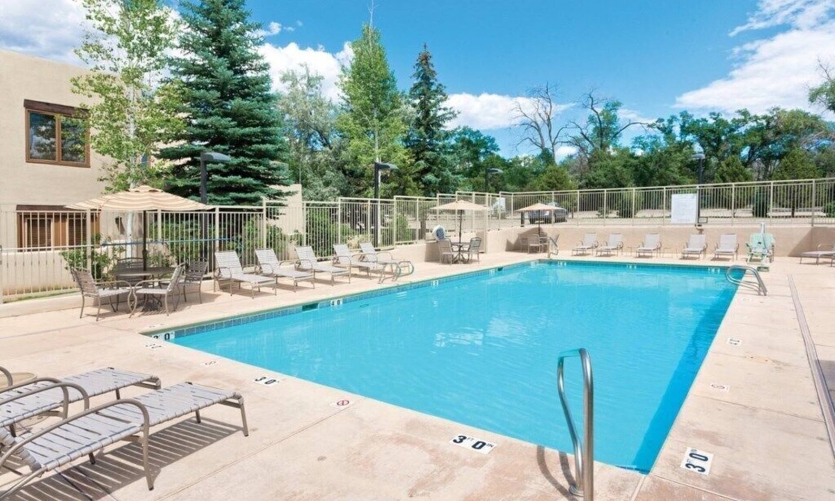 Taos Condo | Taos | Couples Mountain Getaway | Hot Tub + Ski Town