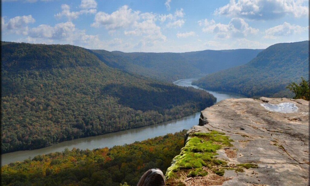 Whiteside Cabin | Tennessee River Gorge® Island Cabins® Swimming Pool-Stay 3-4th free!
