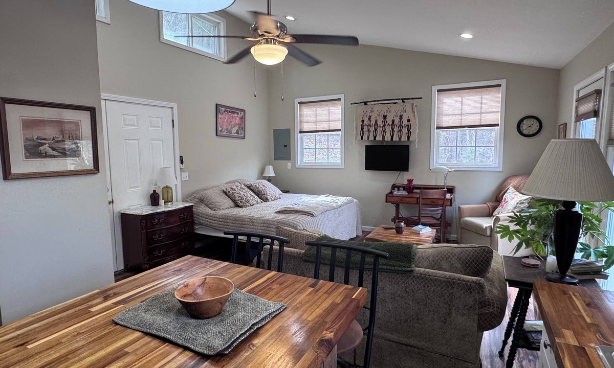 Baxter Cottage | The Askin Anchor at Center Hill Lake -B-