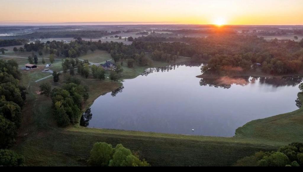 Luray House | The Barntique at Glendale Lake