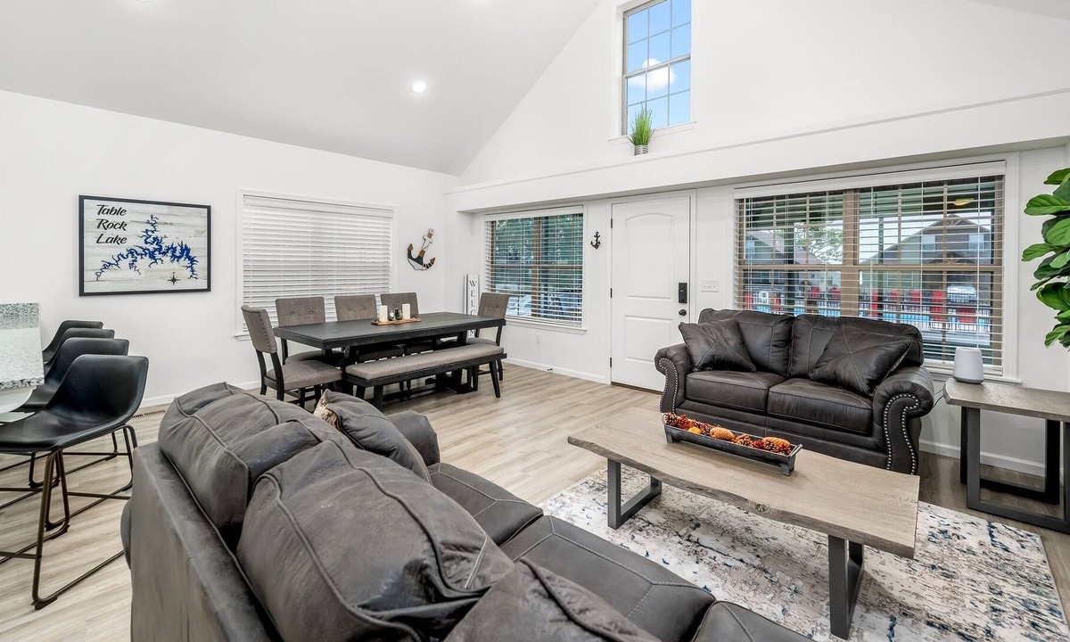 Lampe House | The Baxter Boat House 4 Bedroom Home