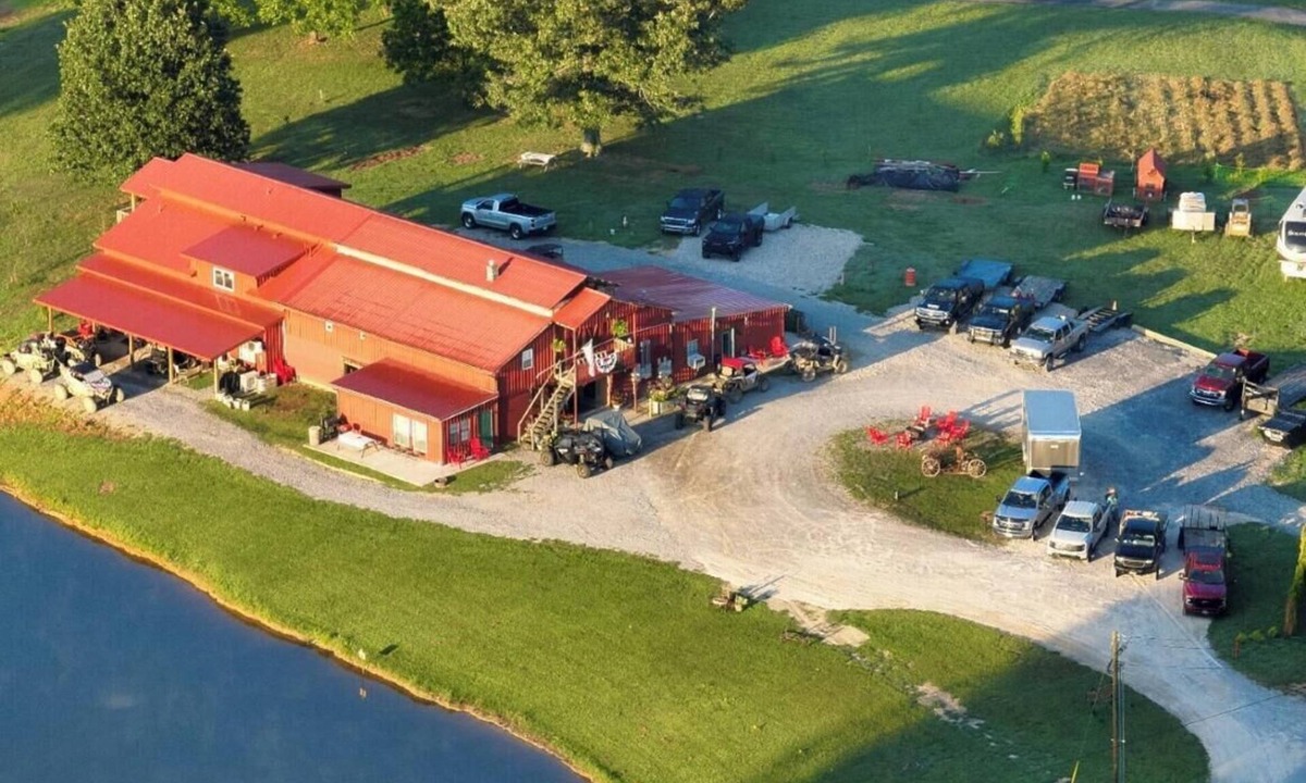 Ashley Oaks House | The Big Red Barn Unit #2 Direct Trail Access- 150 yards to G-23