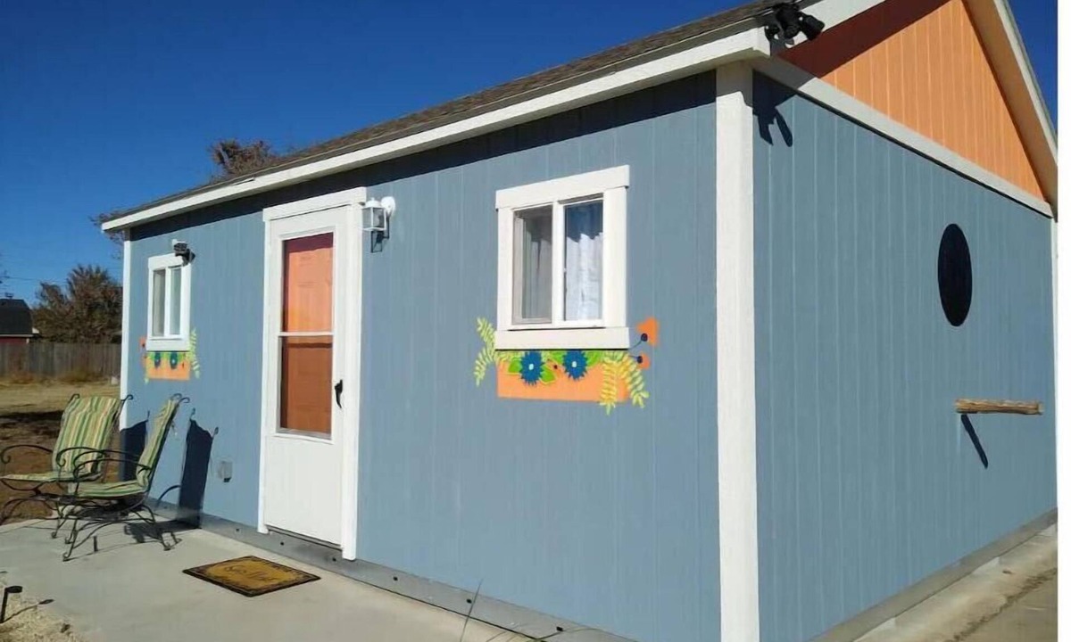 Claude Cottage | The Birdhouse in Claude, Texas - a Sweet Cottage for Travelers