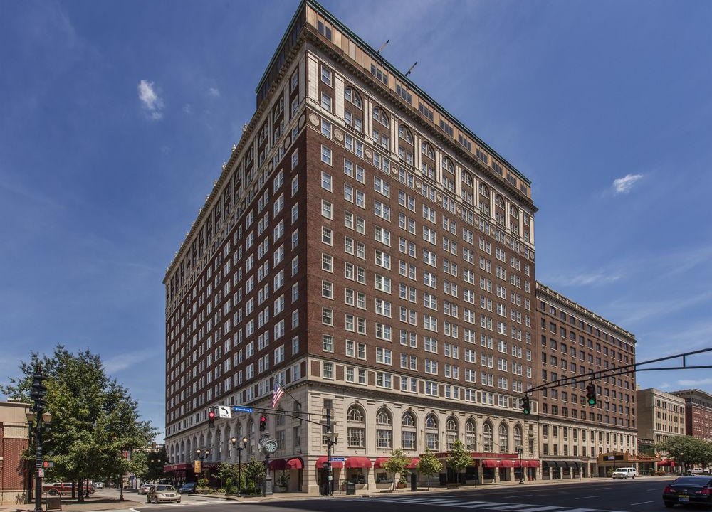Downtown Louisville Hotel | The Brown Hotel
