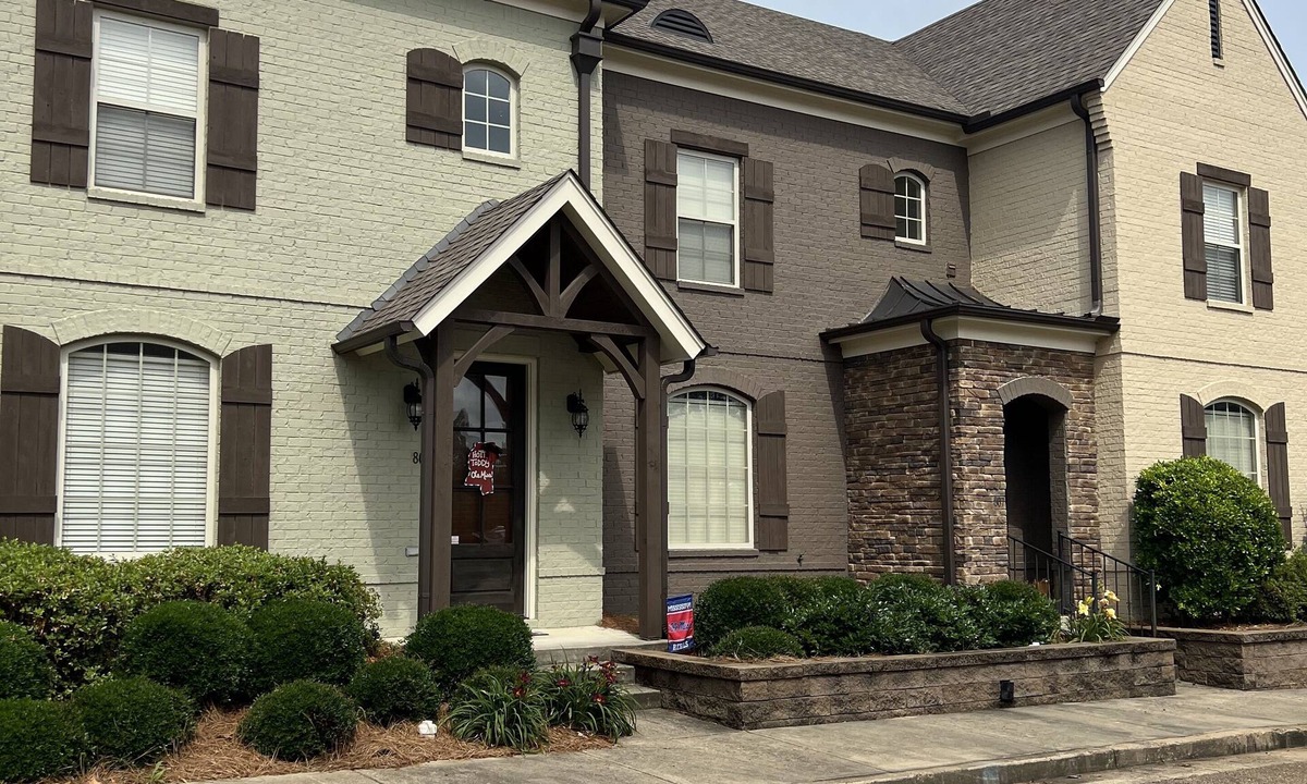 Oxford Condo | THE COLONEL'S CRIB