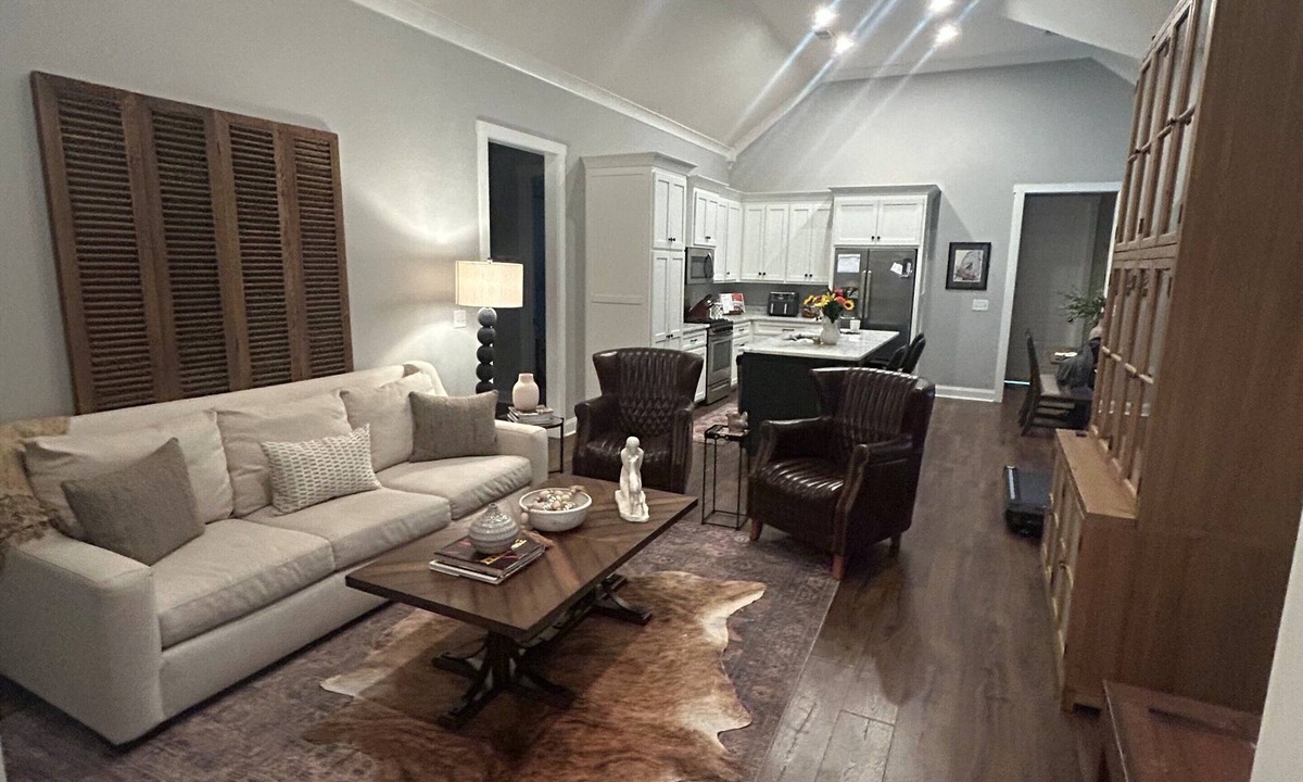 Oxford House | The Cooper-3bd-2 bath. Near Ole Miss & The Square. Pet Friendly.
