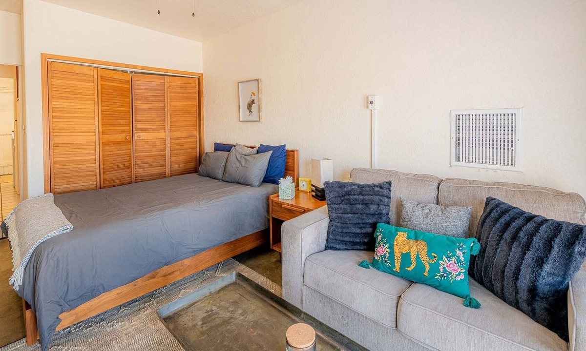 Highland Business House | The Cottage at Quincy B - Studio apartment in great location!