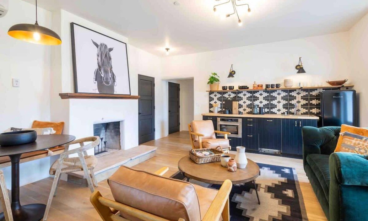 Downtown Santa Fe Hotel | The Ella - The Signature Suite @ 215 Washington
