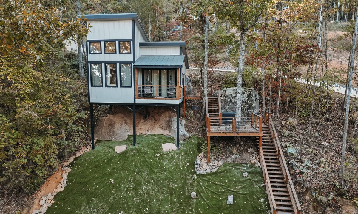 Wildwood House | The Evergreen Treehouse with Winter Views!