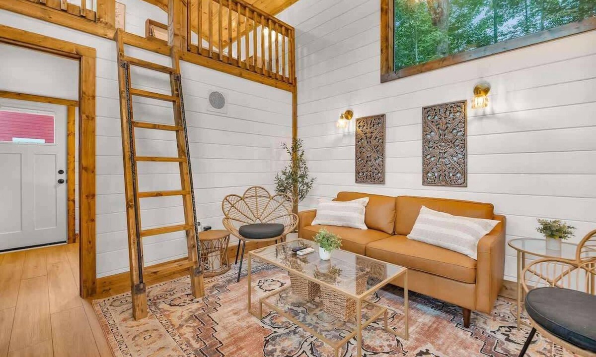 Lookout Valley Neighborhood Association Cabin | The Honeycomb Cabin