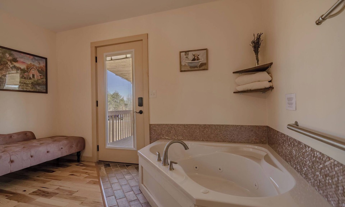 Whitley City Bed & Breakfast | The Inn at Beulah Farm - The Barn