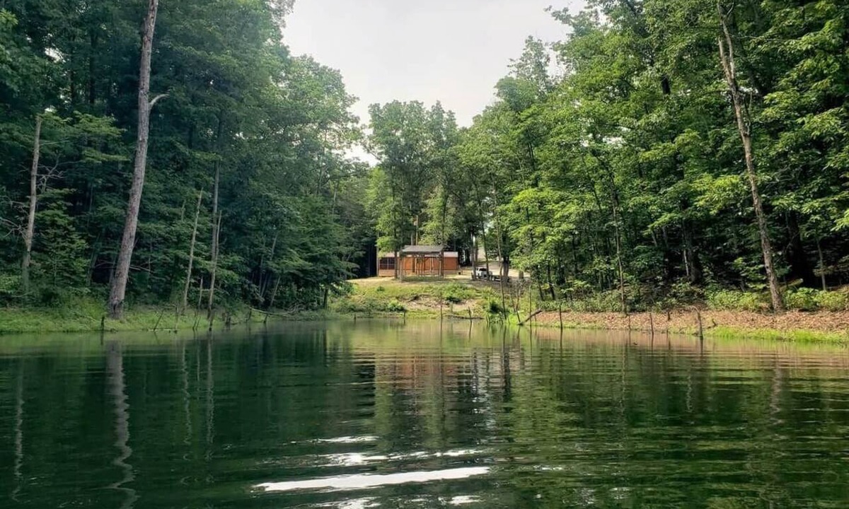 Clay City Cabin | The Lakeview Cabin and Highland Retreat
