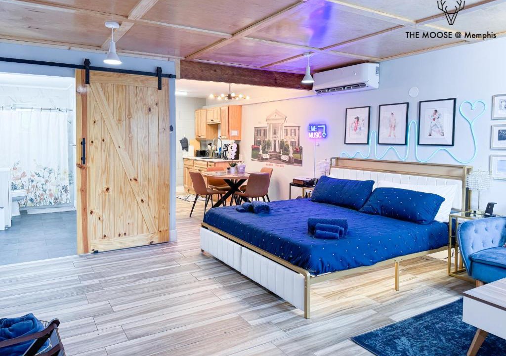 Downtown Memphis Apartment | The Moose #4 - Elvis Presley King Suite with Free Parking and WIFI