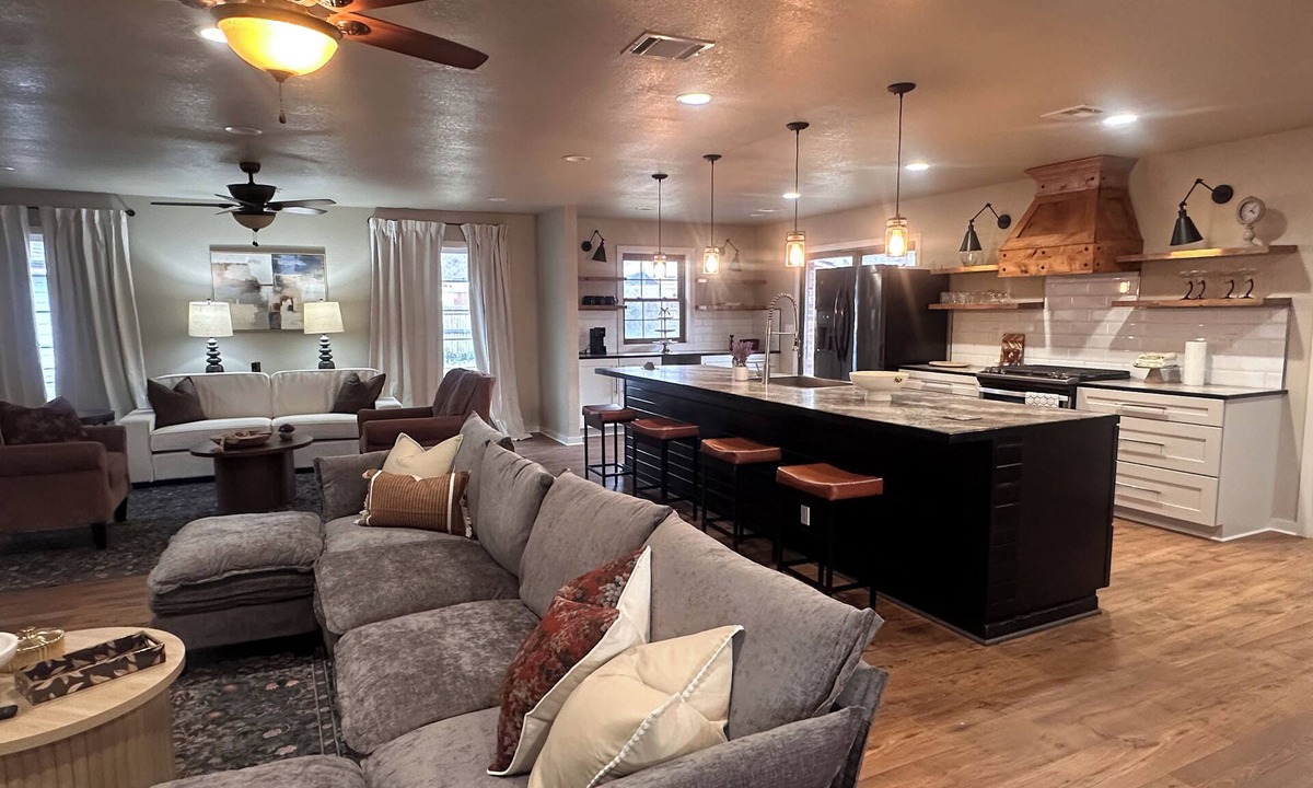 Bartlesville House | The Never Evergreen House — open-concept near The Pioneer Woman Merchantile